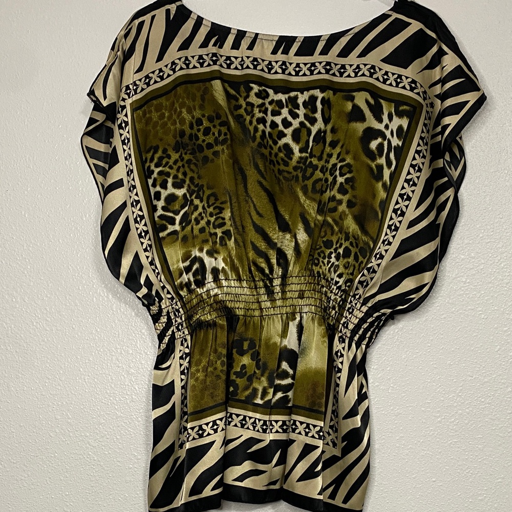 Chic Animal Print Blouse with Zebra Accents - Picture 6 of 16